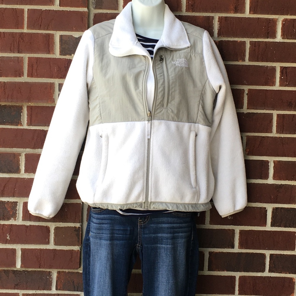 The North Face women’s white Denali jacket